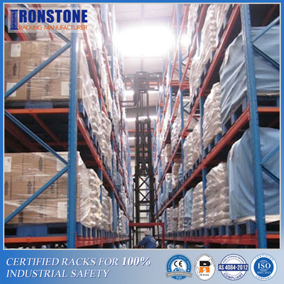 Hệ thống giá đỡ pallet lối đi rất hẹp (VNA) hạng nặng để lưu trữ ô tô